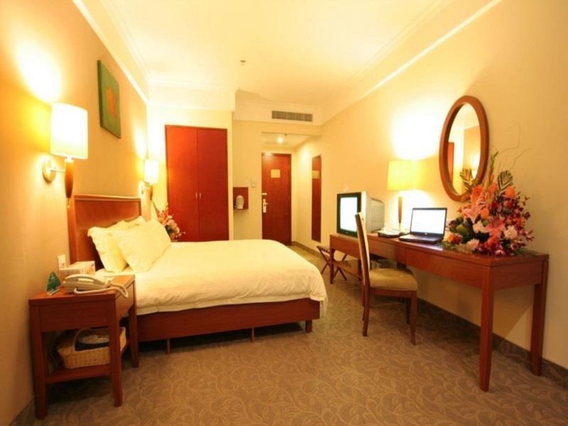 Greentree Inn Shandong Qingdao Railway Station Zhanqiao Yacht Wharf Express Экстерьер фото