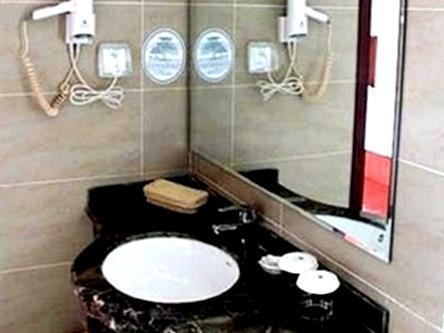 Greentree Inn Shandong Qingdao Railway Station Zhanqiao Yacht Wharf Express Экстерьер фото