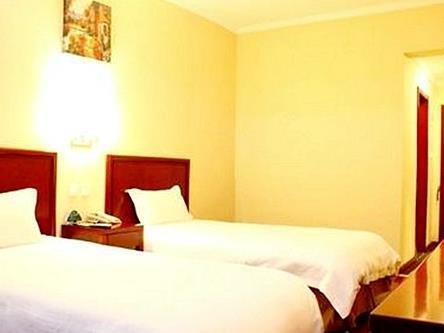 Greentree Inn Shandong Qingdao Railway Station Zhanqiao Yacht Wharf Express Экстерьер фото